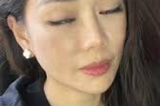 离开富大龙后她进入国防大学当老师如今42岁仍单身无儿无女